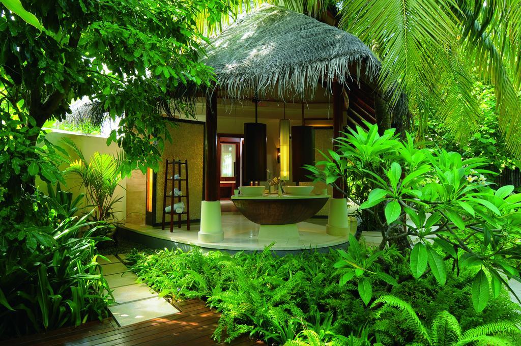 Constance Halaveli Rezort Bathala Island